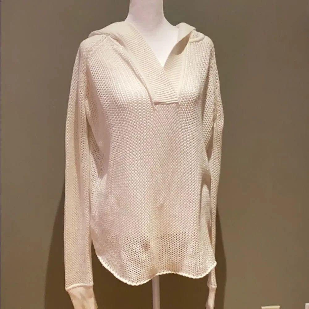 Scoop knotâsweaterâ